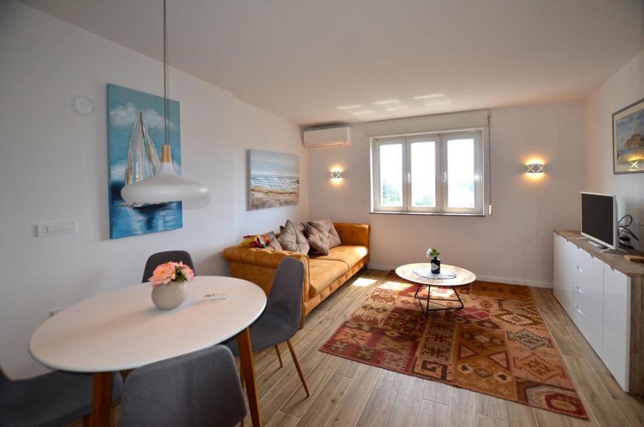 Sarah Apartment Rovinj Exterior foto